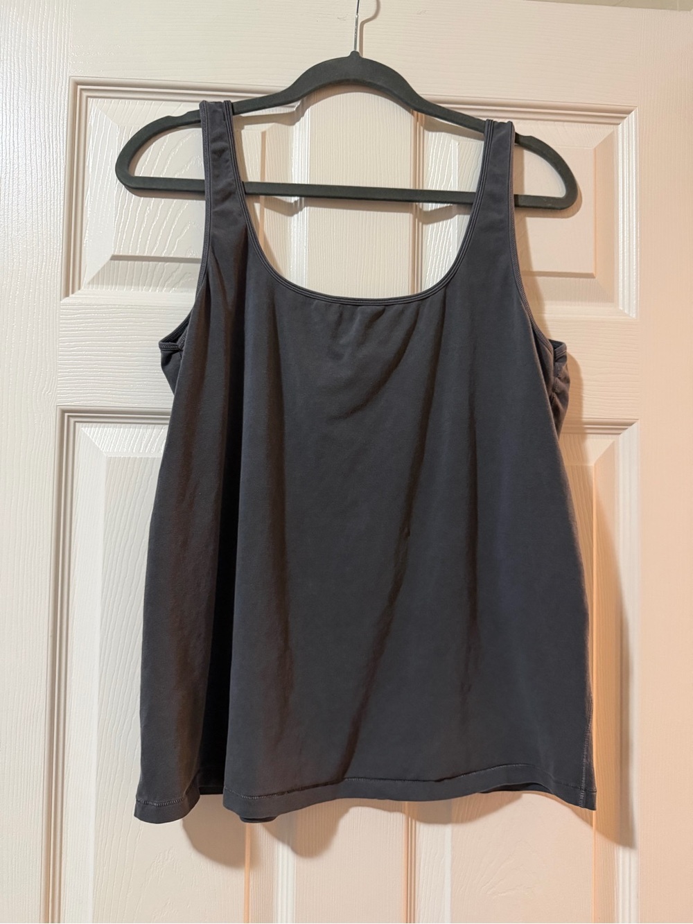 SKIMS Scoop Neck Tank Top in Charcoal Gray